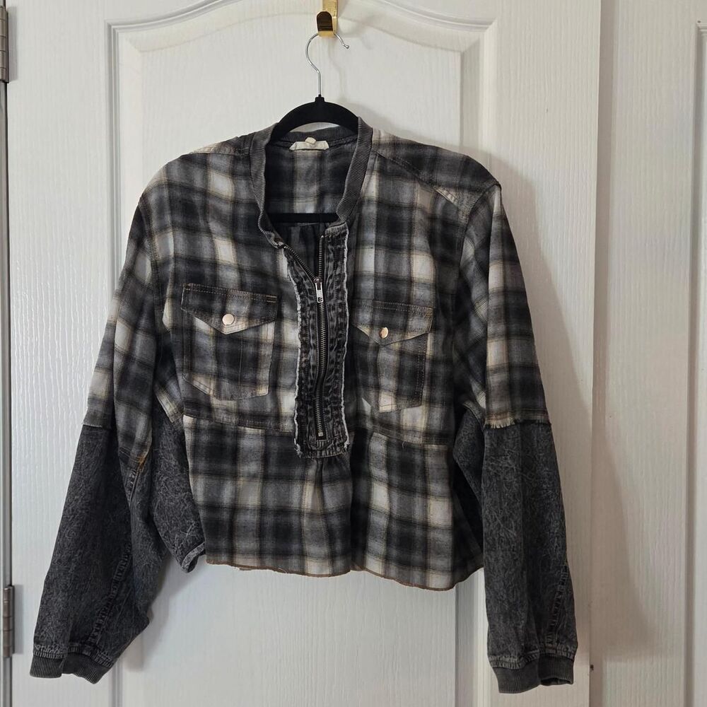 Promesa Women's Grey and Black Shacket